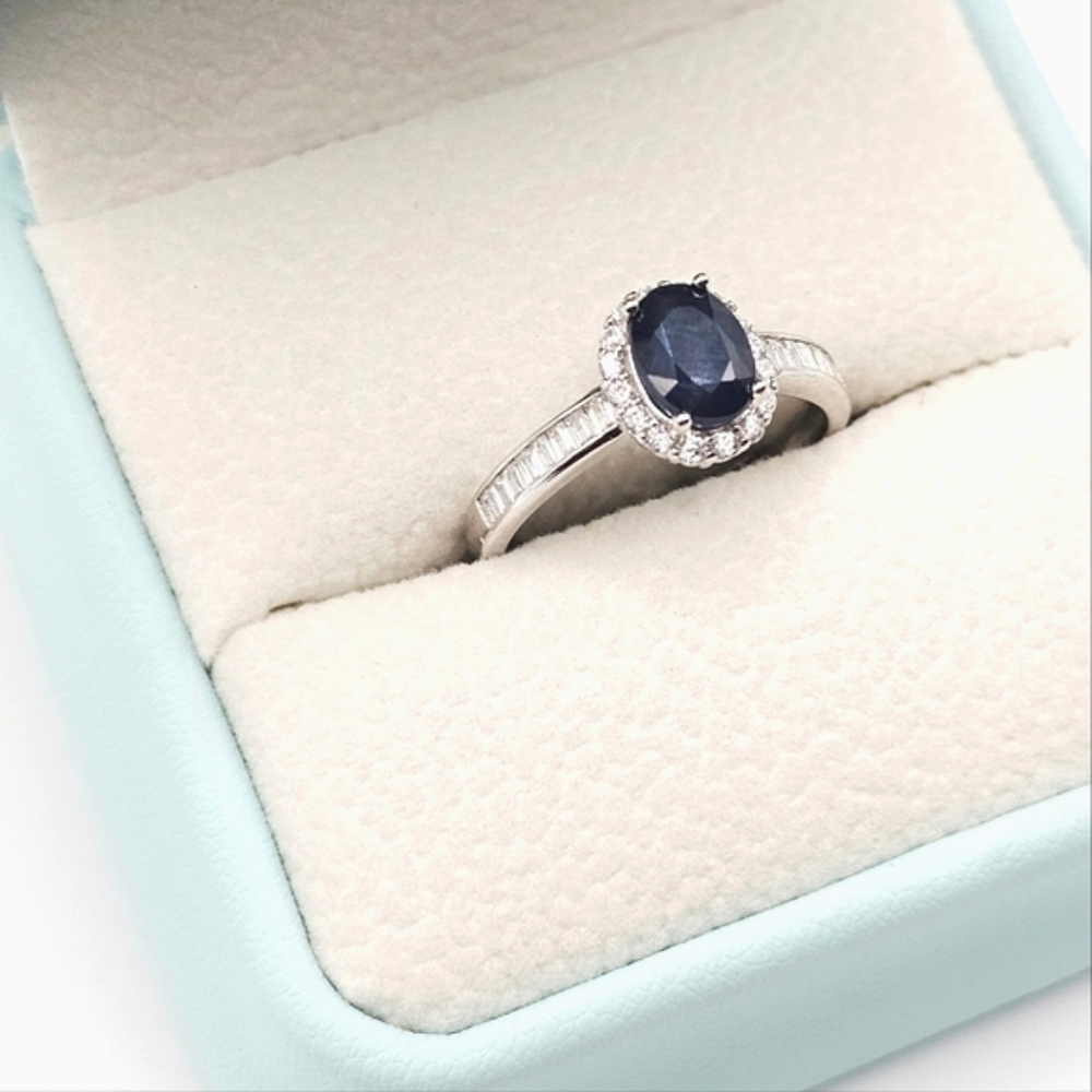 Blue Sapphire Ring - Picture 3 of 5